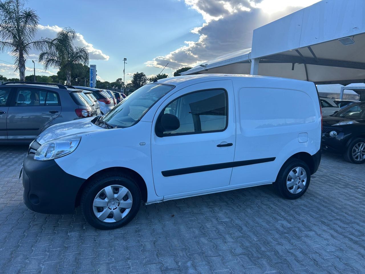 Renault Kangoo 1.5 dCi 90CV 5 porte Stop & Start Limited N1