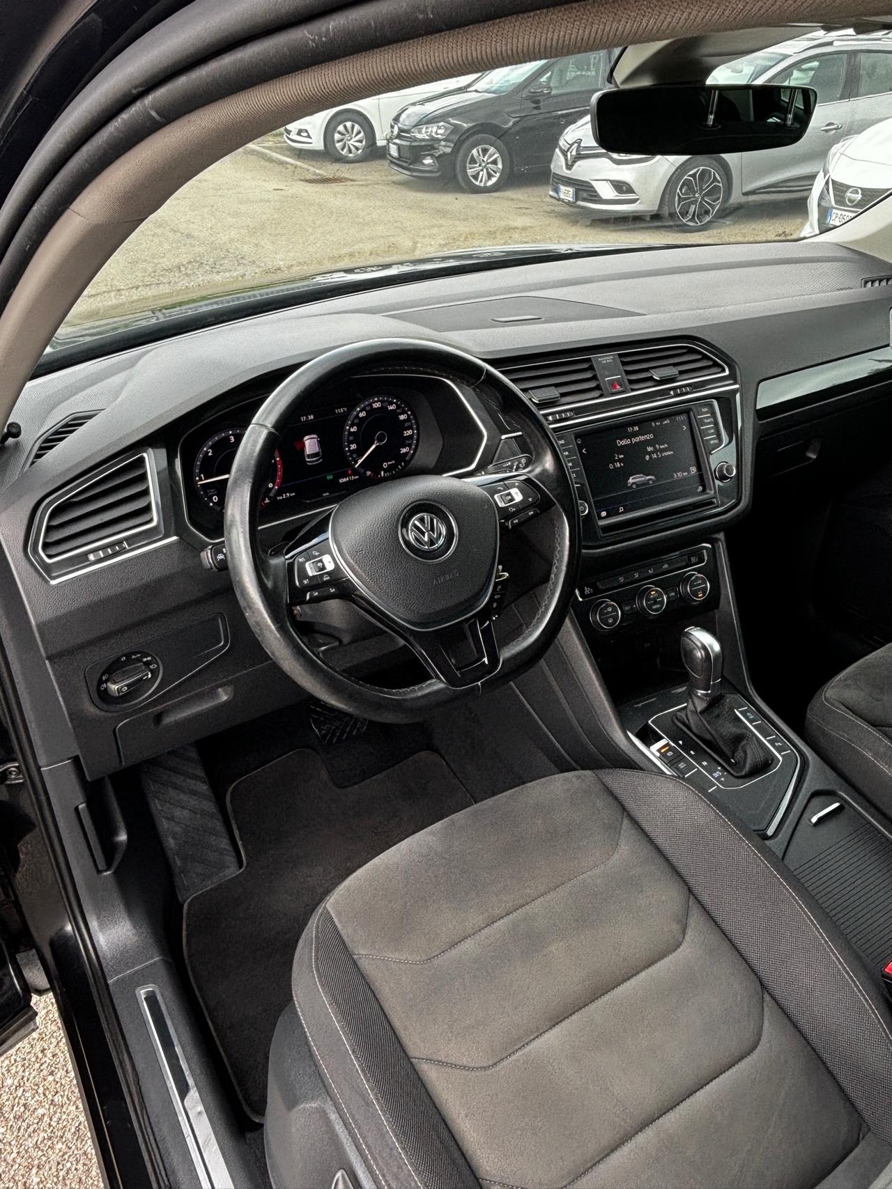 Volkswagen Tiguan 2.0 TDI SCR DSG Executive BlueMotion Technology - 2016
