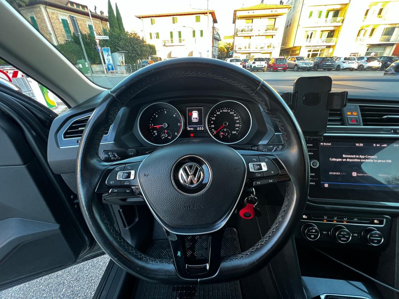 Volkswagen Tiguan Sport 1 #50918