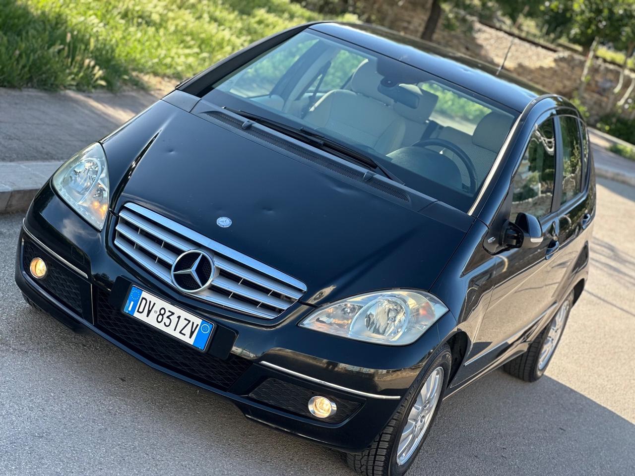 MERCEDES CLASSE A 150 BENZINA 2009 - INTERNI CHIARI