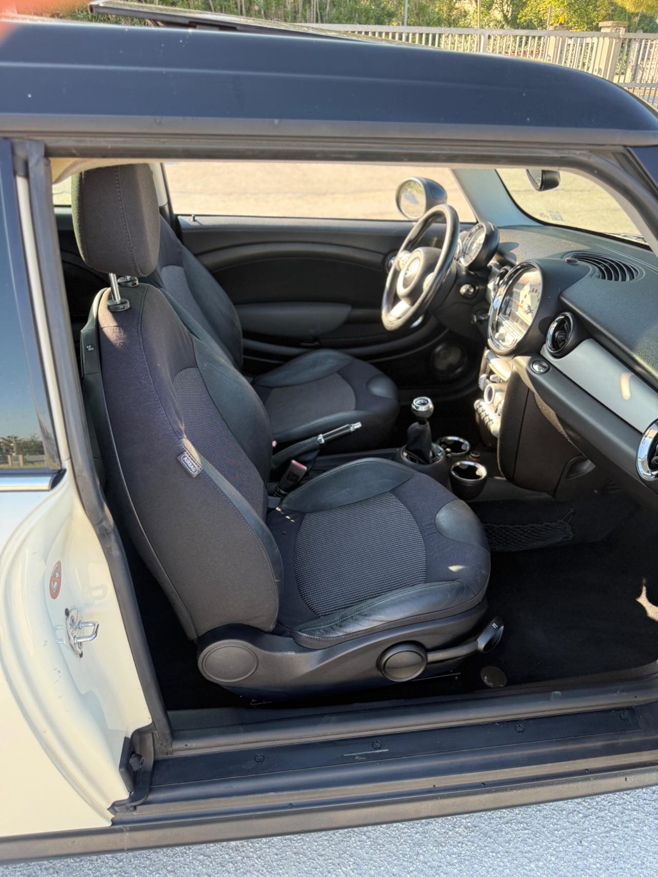 Mini Cooper D 1.6 Diesel 110cv NEOPATENTATI