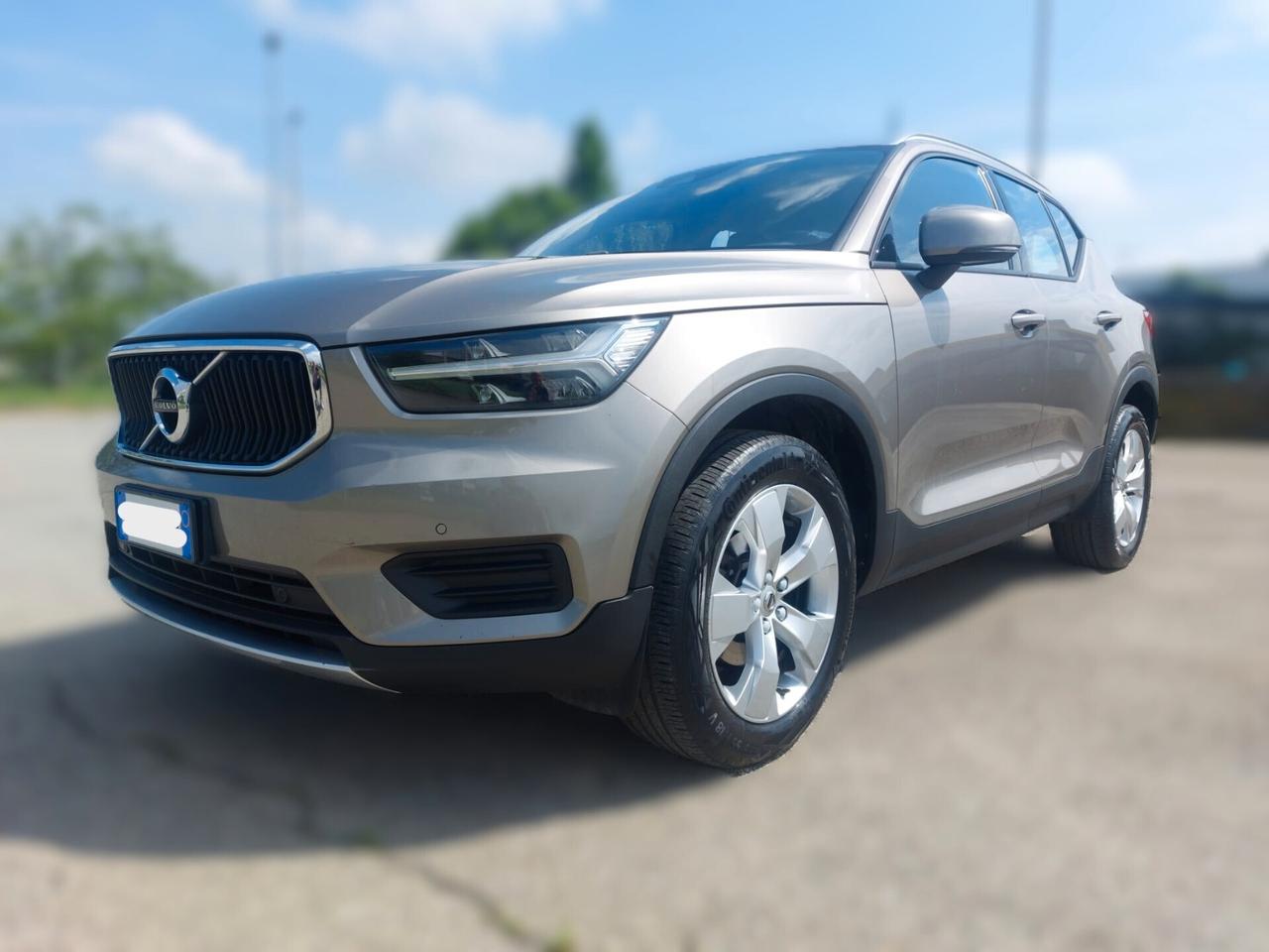 Volvo XC40 T2 Geartronic Momentum Pro