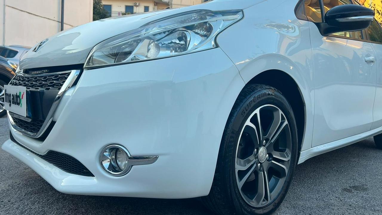 Peugeot 208 PureTech 82 5 porte Allure