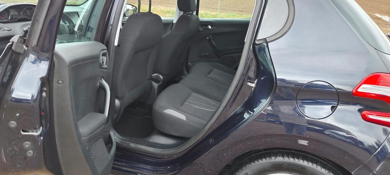 Peugeot 208 1.2 VTi 82 CV 5 porte Allure