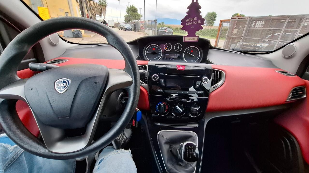 Lancia Ypsilon 0.9 TwinAir 85 CV 5 porte Metano Ecochic Gold