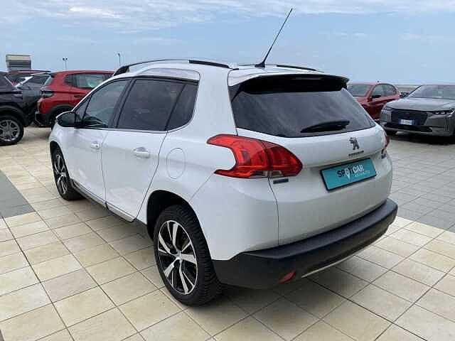 Peugeot 2008 BlueHDi 100 S&S Allure