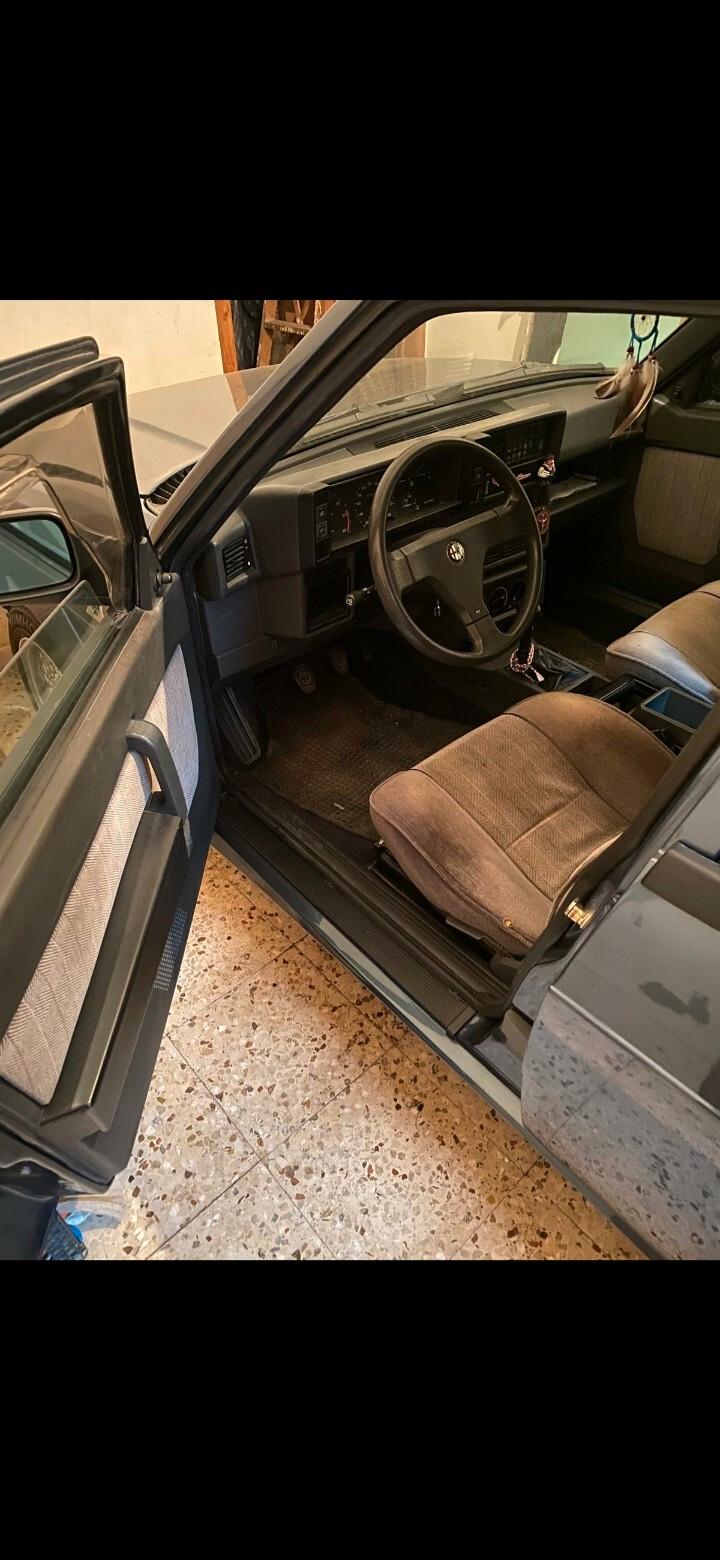 Alfa Romeo 75 1.6