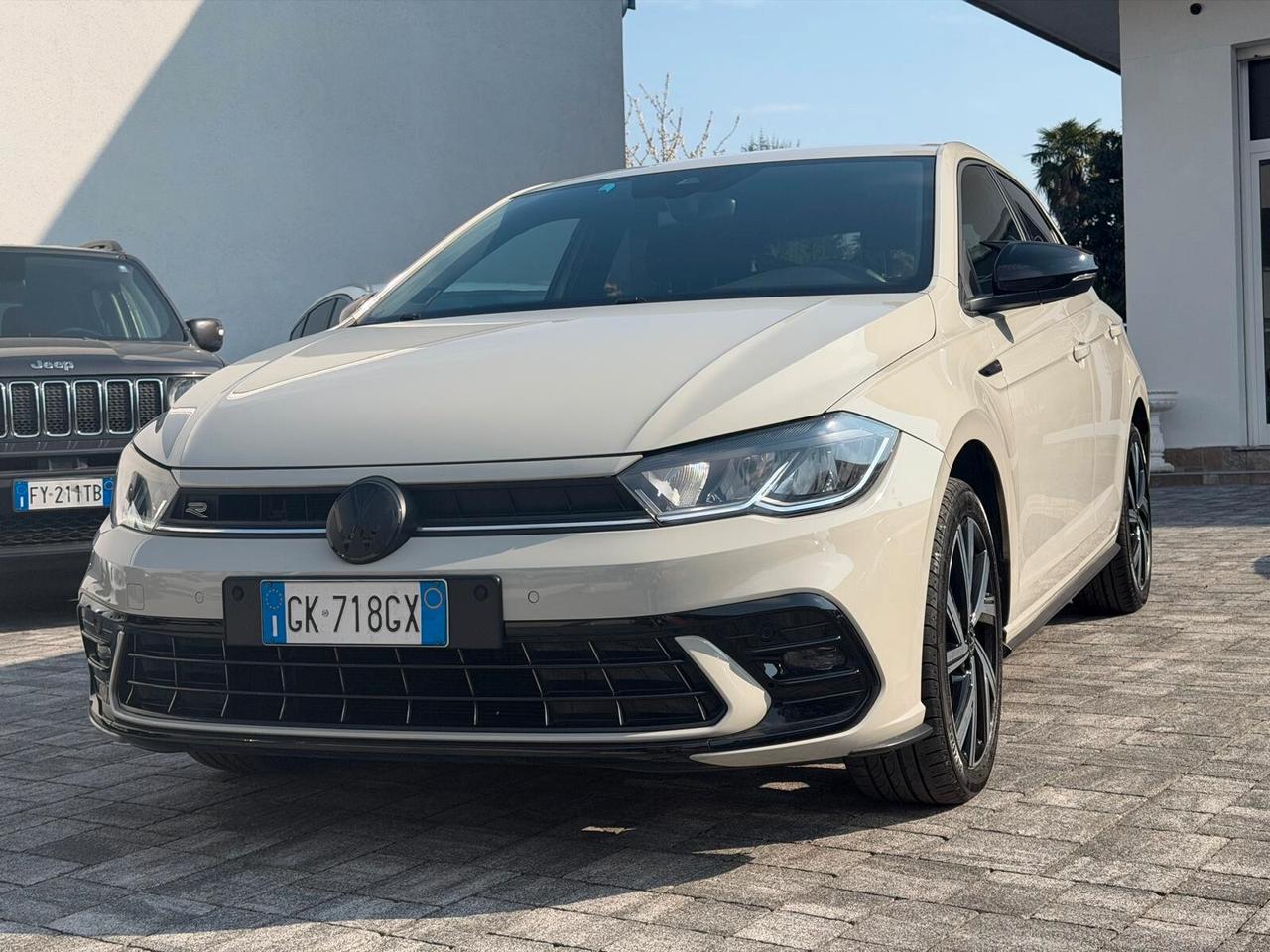 Volkswagen Polo VI 2022 1.0 tsi R-Line 95cv