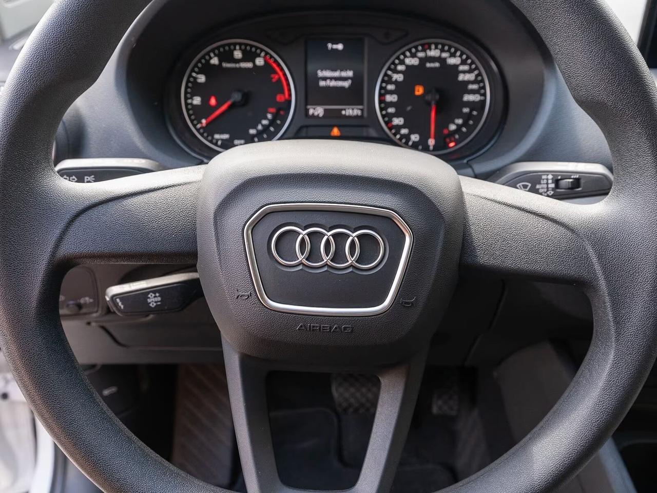 Audi Q2 35 TFSI S tronic LED