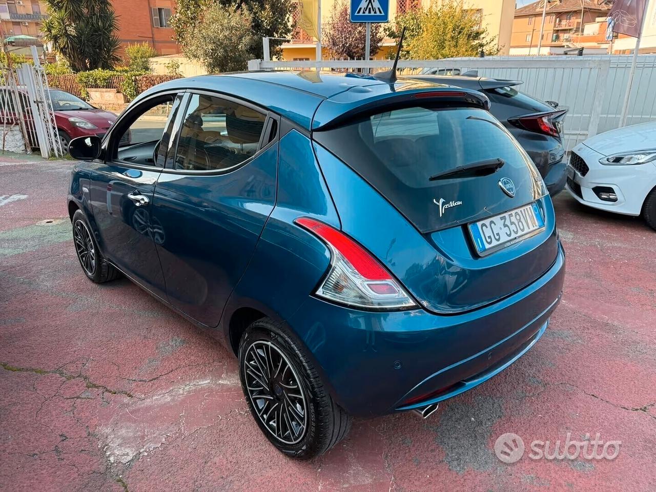 LANCIA YPSILON HYBRID