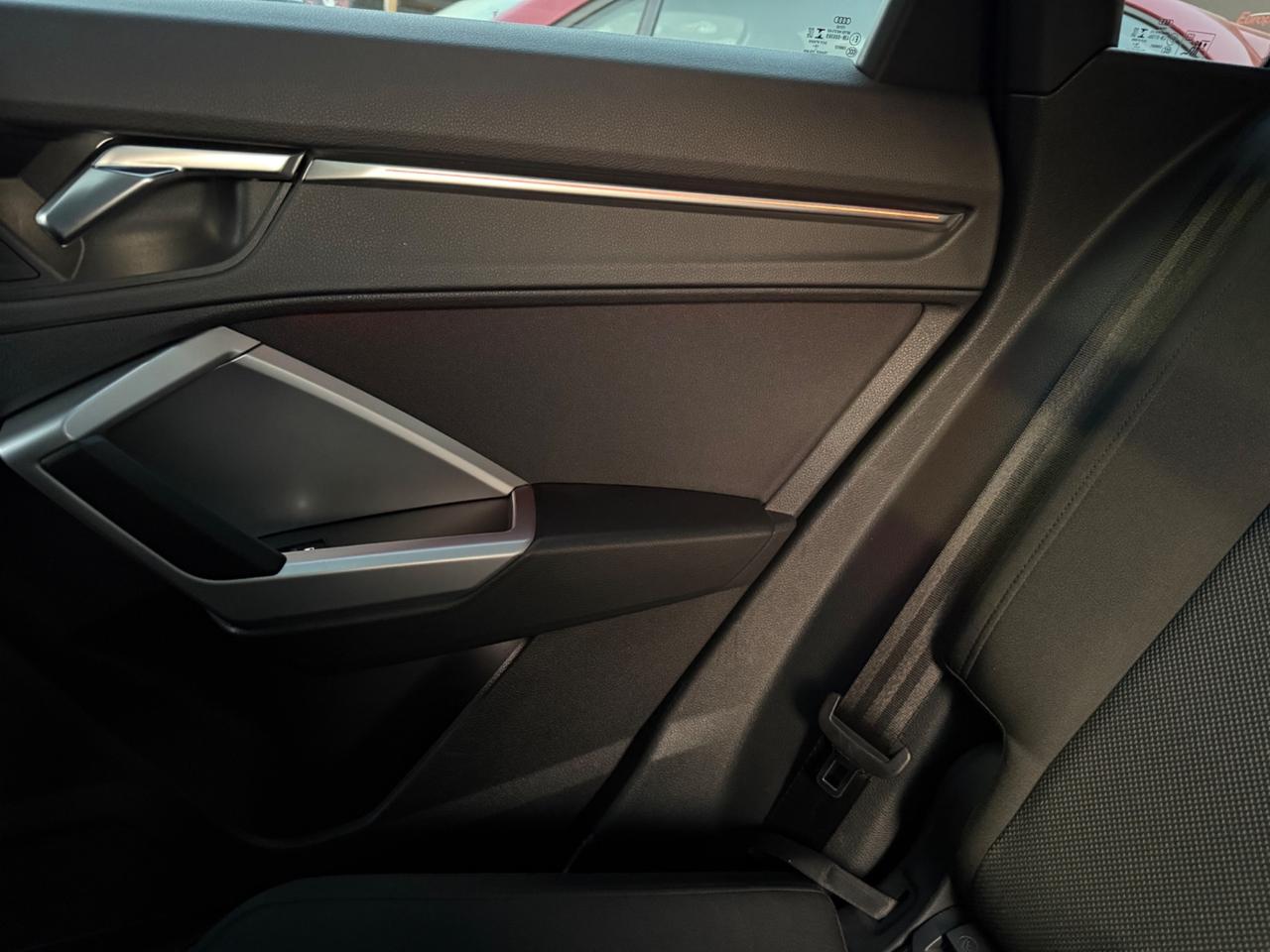 Audi Q3 35 TDI quattro S line edition TETTO