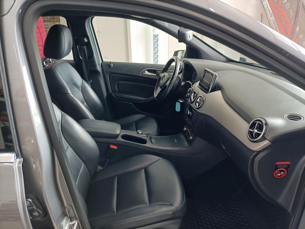 Mercedes-benz B 180 CDI BlueEFFICIENCY Premium 01/2012