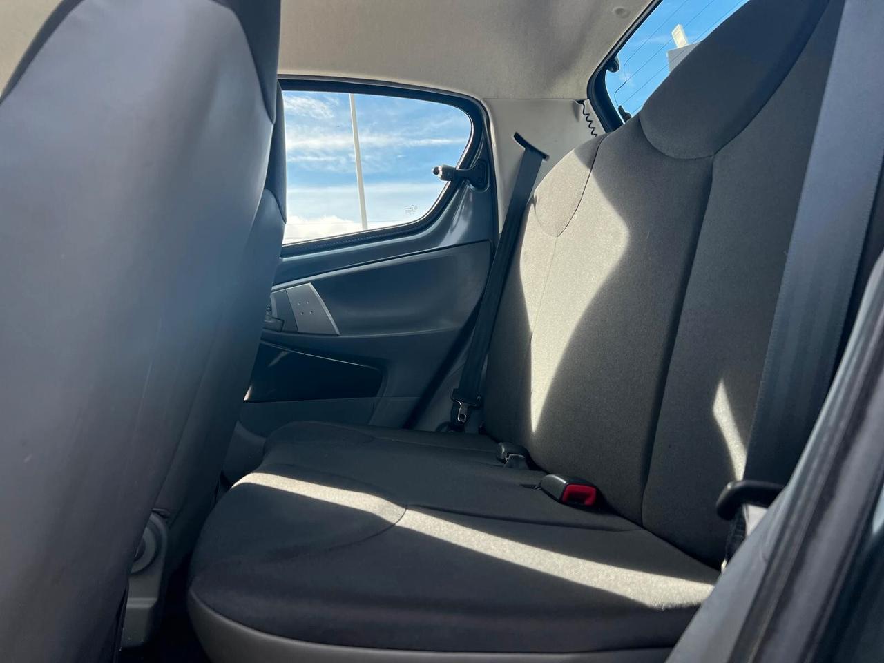 Toyota Aygo 1.0 12V VVT-i 5 porte Now Connect