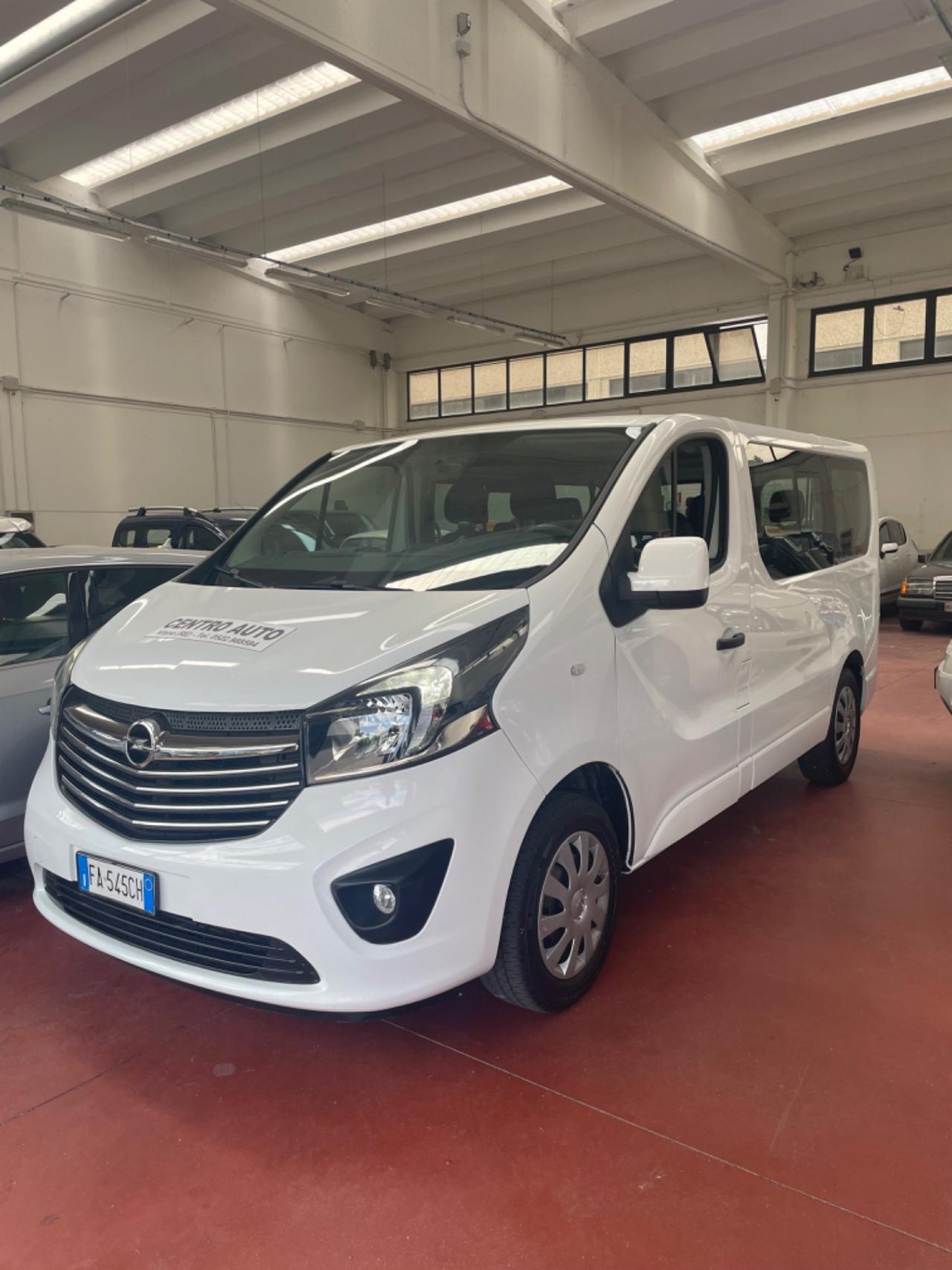 Opel Vivaro 9 posti