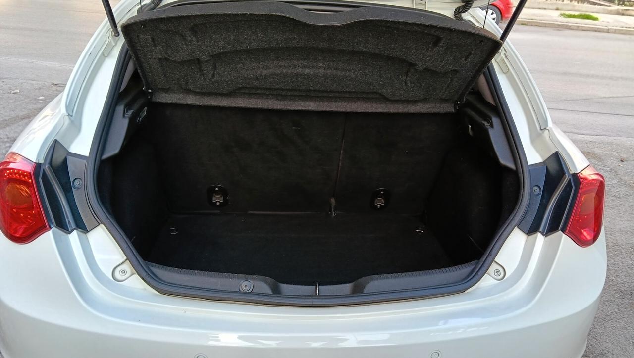 ALFA ROMEO GIULIETTA 1.6 MTJ-2011