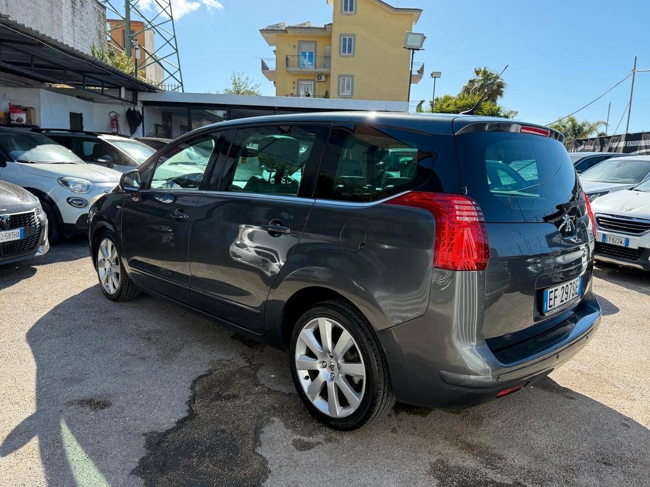 PEUGEOT 5008 1.6 112CV AUTOMATICO FULL TETTO