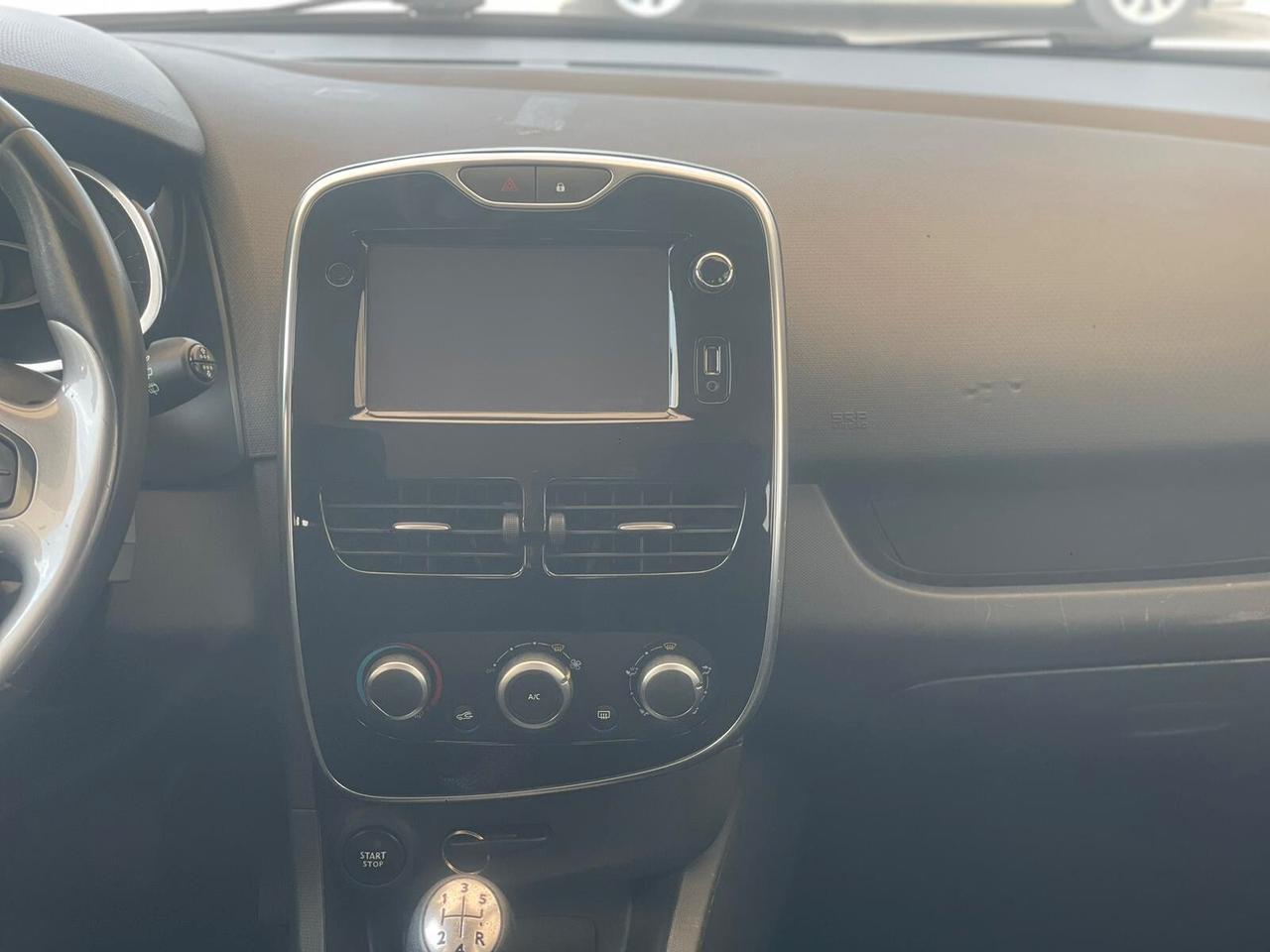 Renault Clio 1.2 75CV 5 porte Costume National