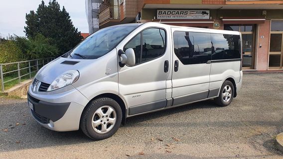 RENAULT Trafic Trafic T27 2.5dCi/150 PASSENGER 8 POSTI