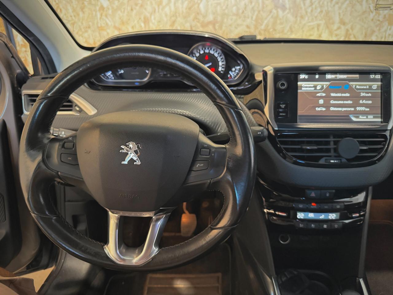 Peugeot 2008 1.2 VTi 82CV Allure - NEOPATENTATI
