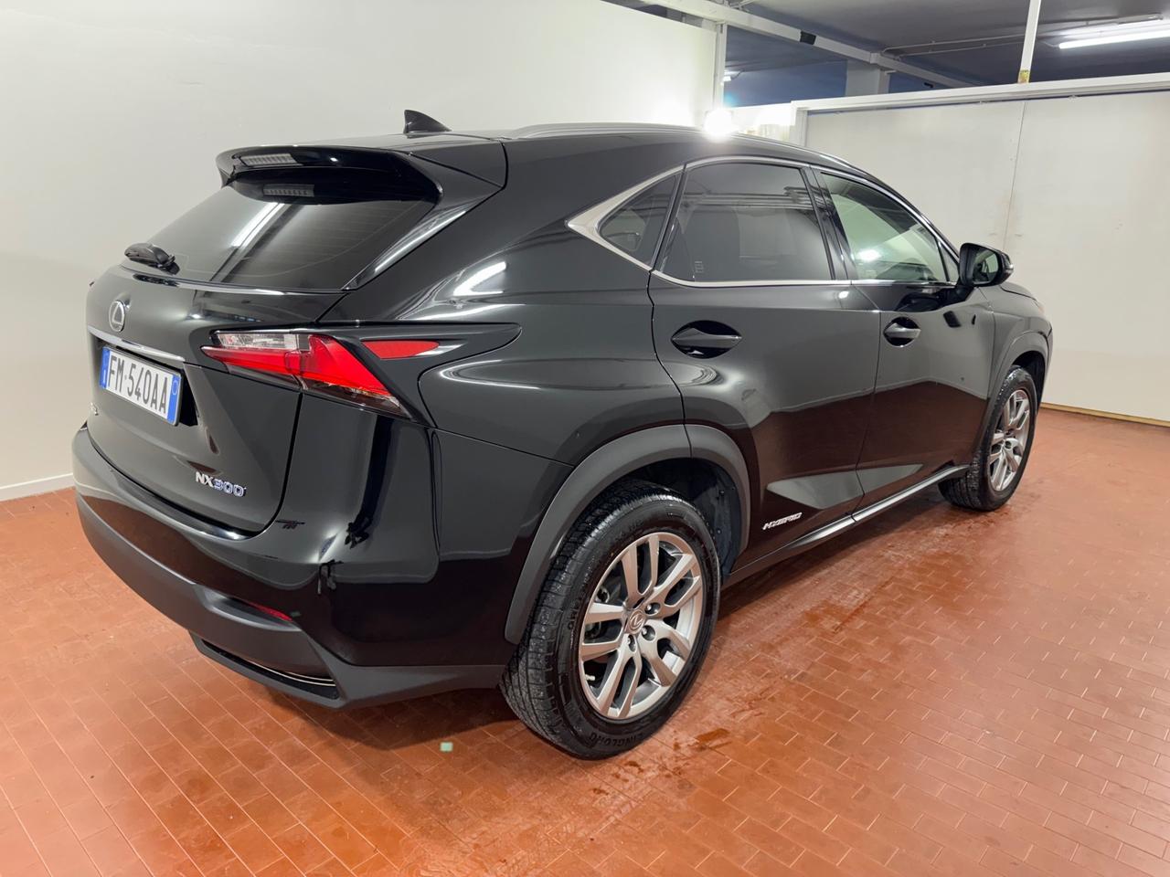 Lexus NX 300h Hybrid 4WD Luxury *EURO6B*