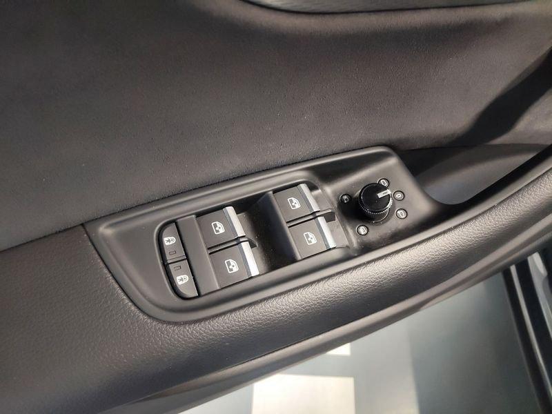 Audi Q8 Q8 3.0 tdi mhev S line edition quattro 286cv tiptronic