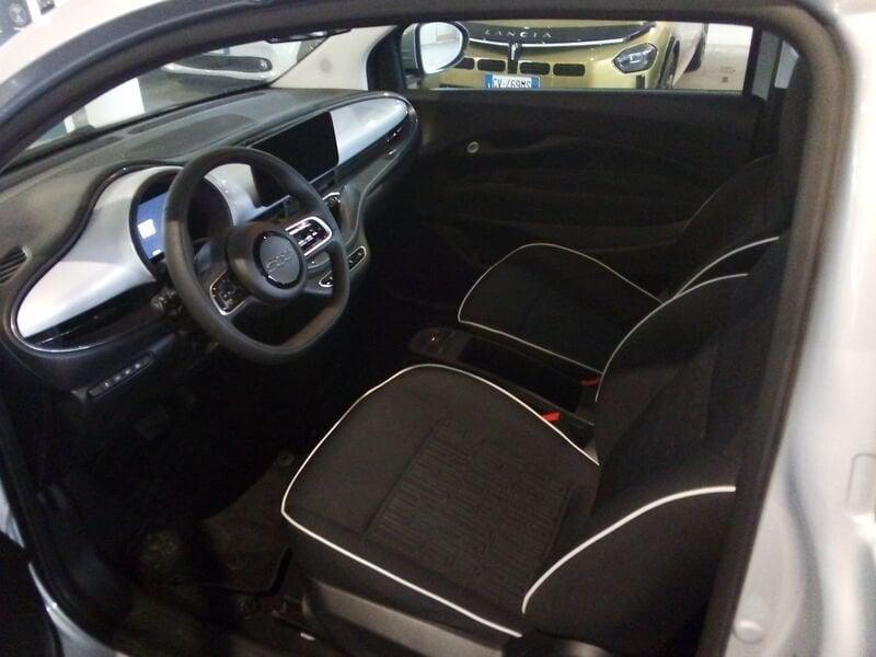 FIAT 500 Bev Hatchback My24 500e -320 Berlina