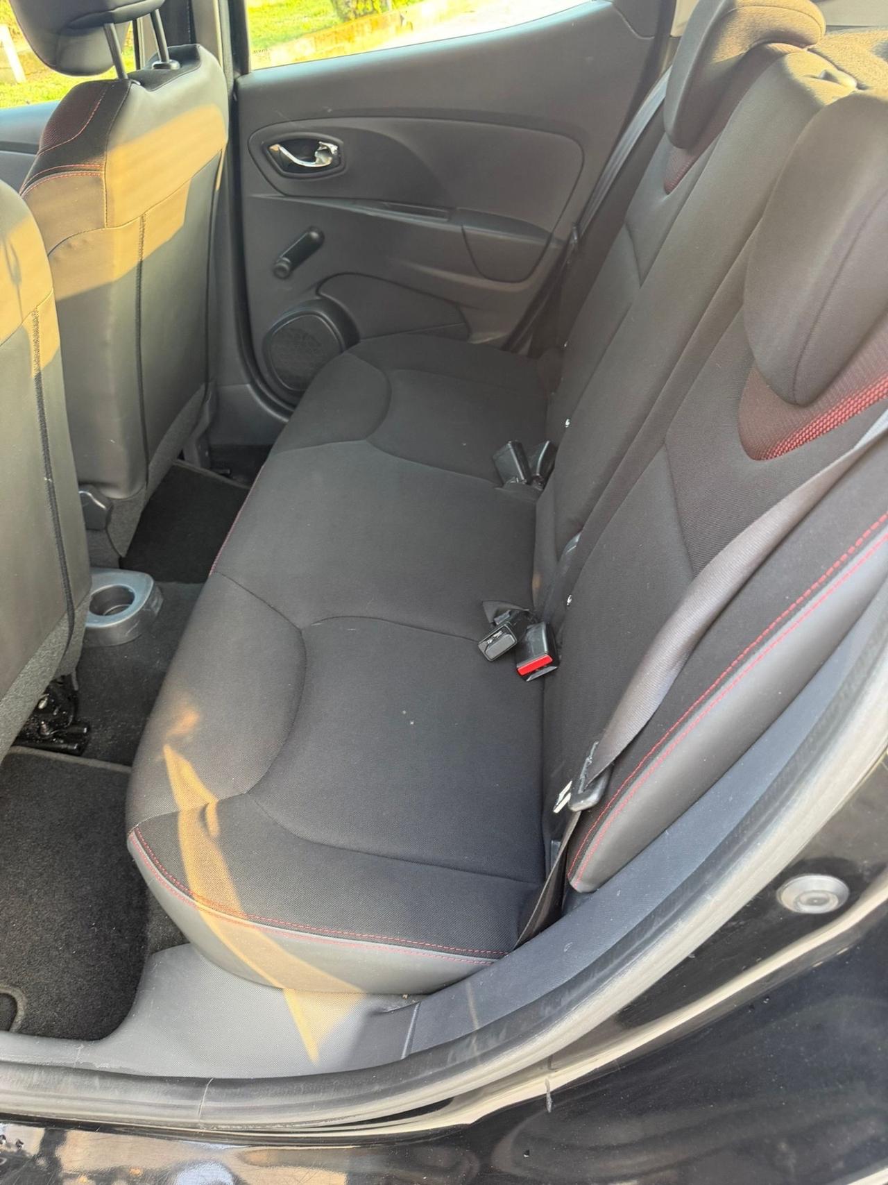 Renault Clio 1.2 75CV 5 porte Costume National neopatentati