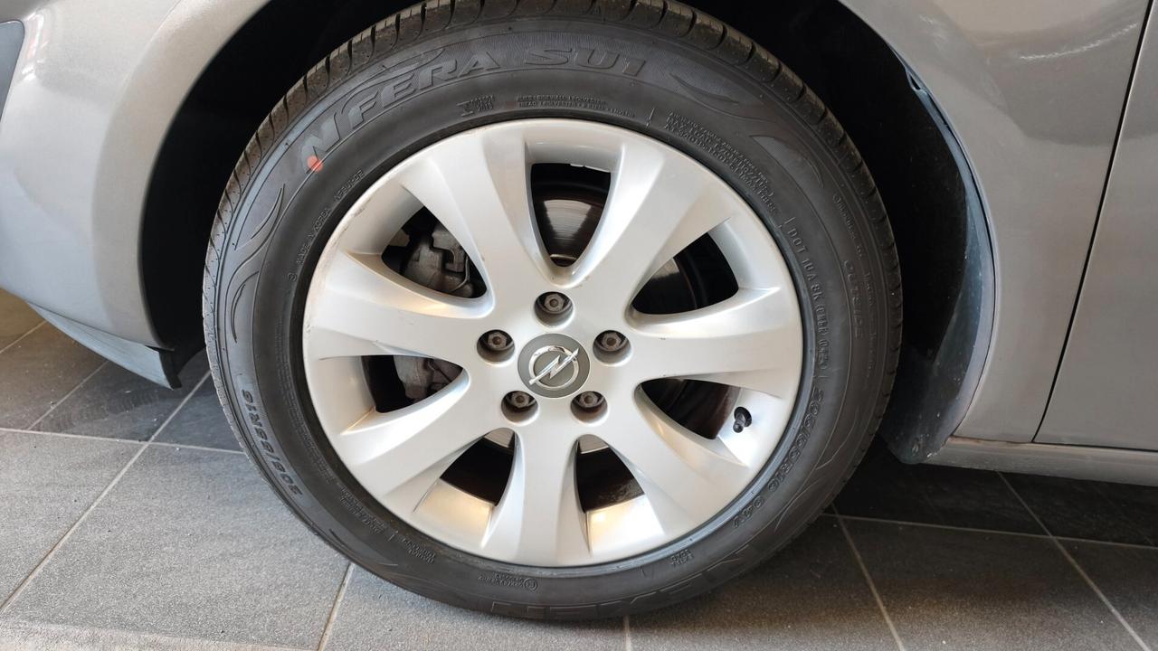 Opel Meriva 1.4 100CV benzina Cosmo OK NEOPATENTATI