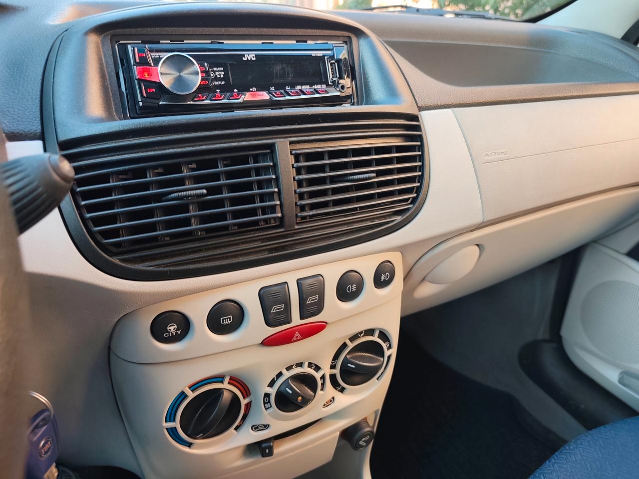 Fiat Punto 1.2 Benz 16V 5 porte 80 CV