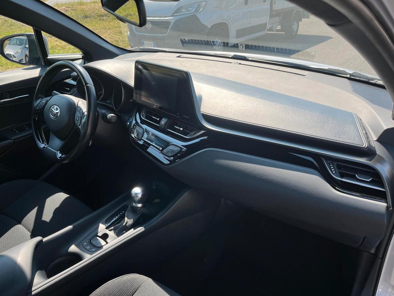 Toyota C-HR 1.8 Hybrid E-CVT Active