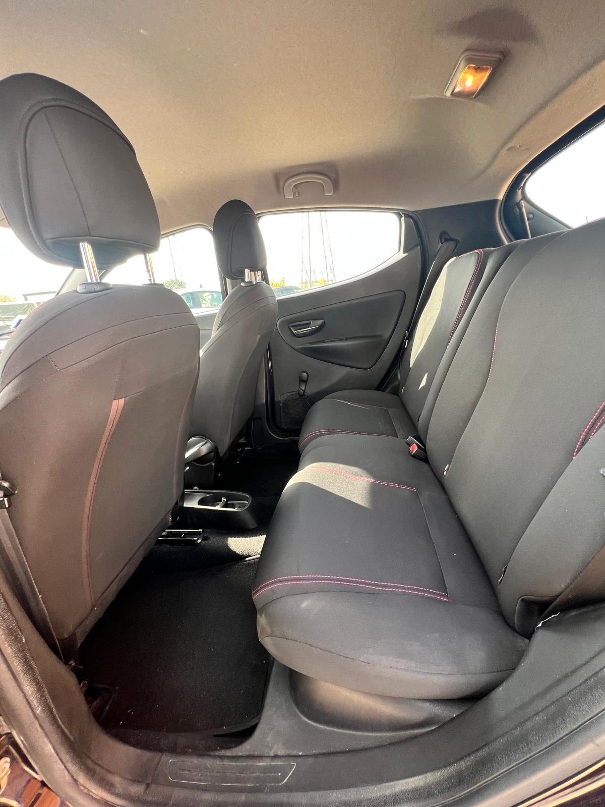 Lancia Ypsilon 0.9 TwinAir 85 CV 5 porte Metano Ecochic Gold