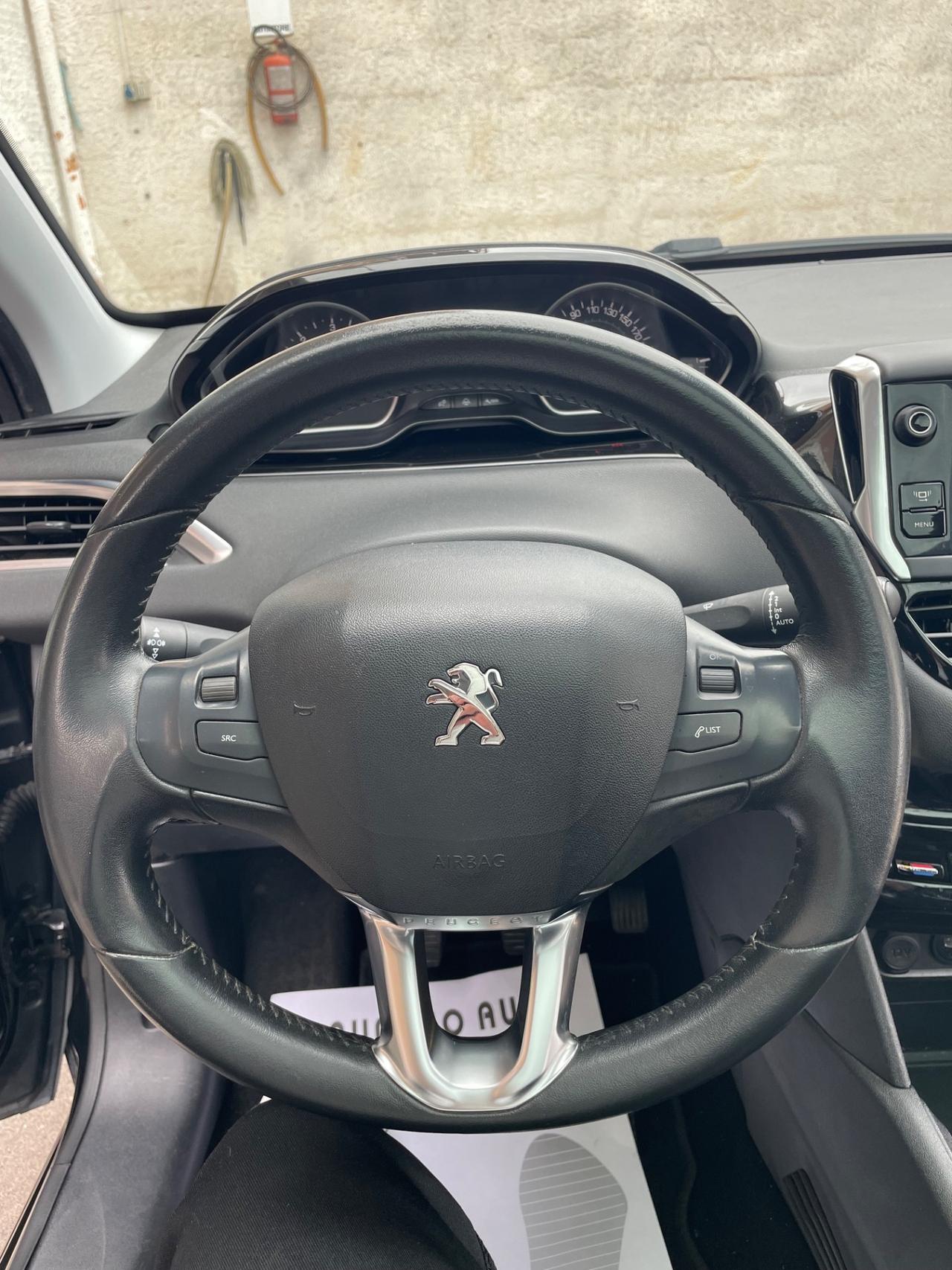 Peugeot 208 1.4 HDi 68 CV 5 porte Allure tetto nav gomme nuove