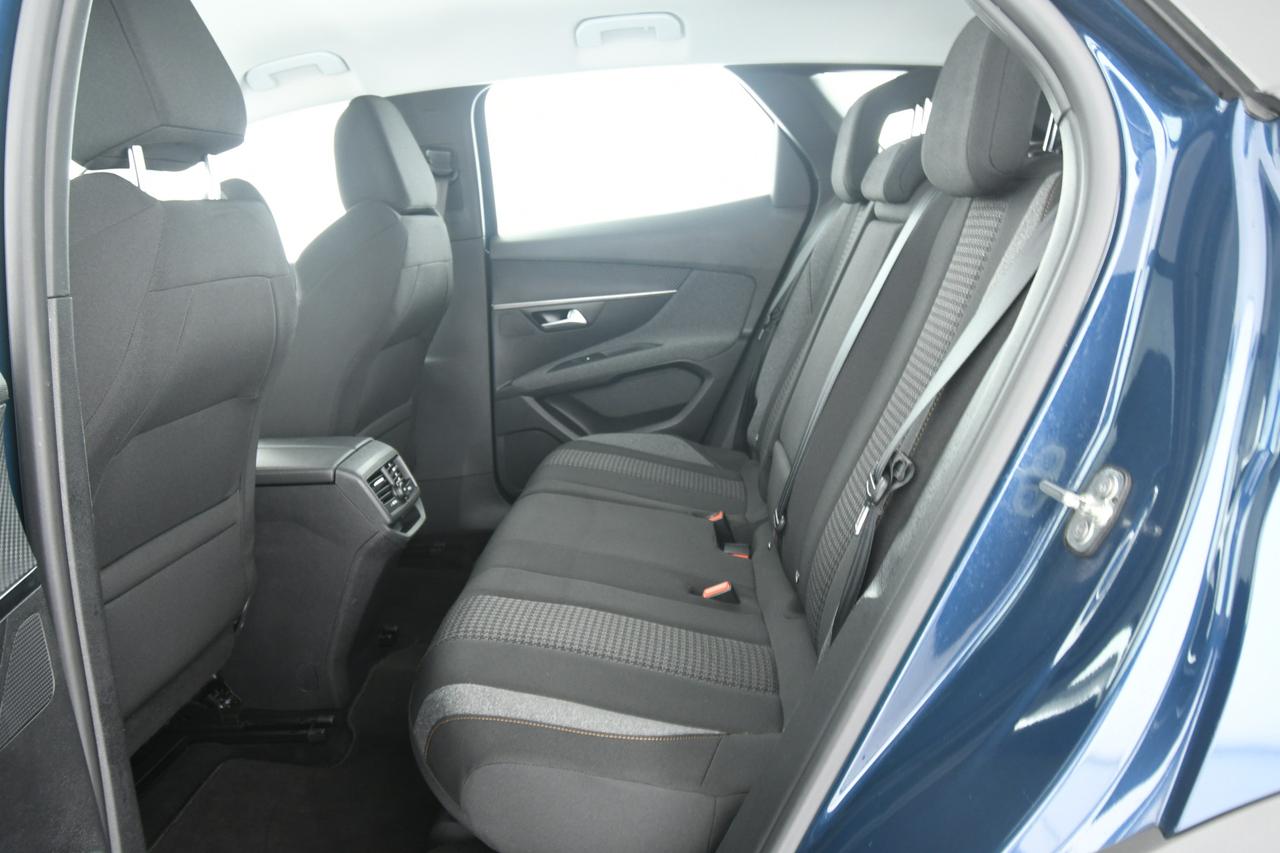 PEUGEOT 3008 1.5 bluehdi Active Business s&s 130cv eat8 NEOPATENTATI+CAMERA