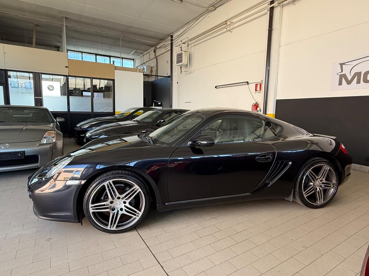 Porsche Cayman 2.7