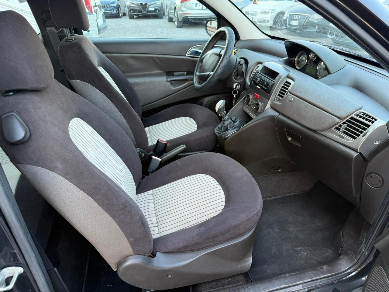 Lancia Ypsilon 1.2 Argento