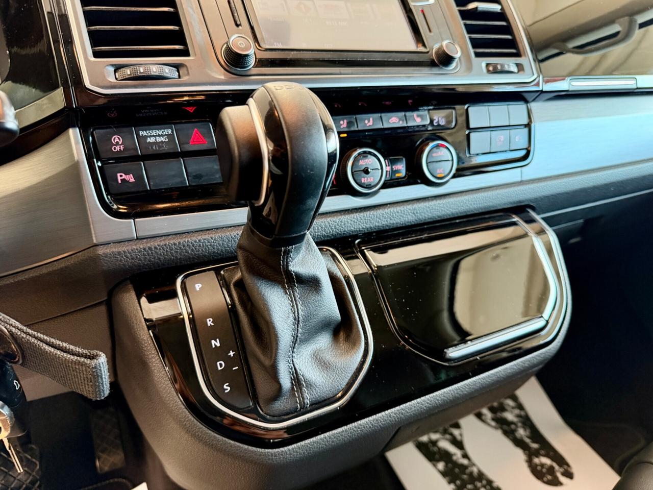 Volkswagen Multivan 2.0 TDI 199CV DSG SIX GENERATION