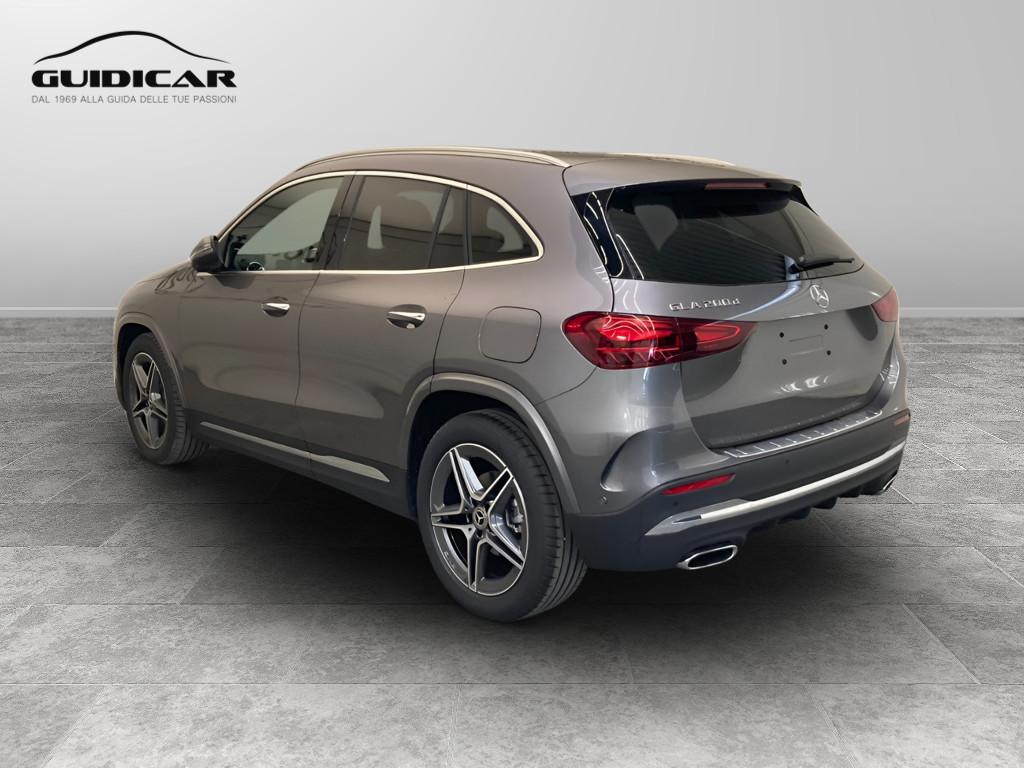 Mercedes-Benz GLA 180 d Automatic