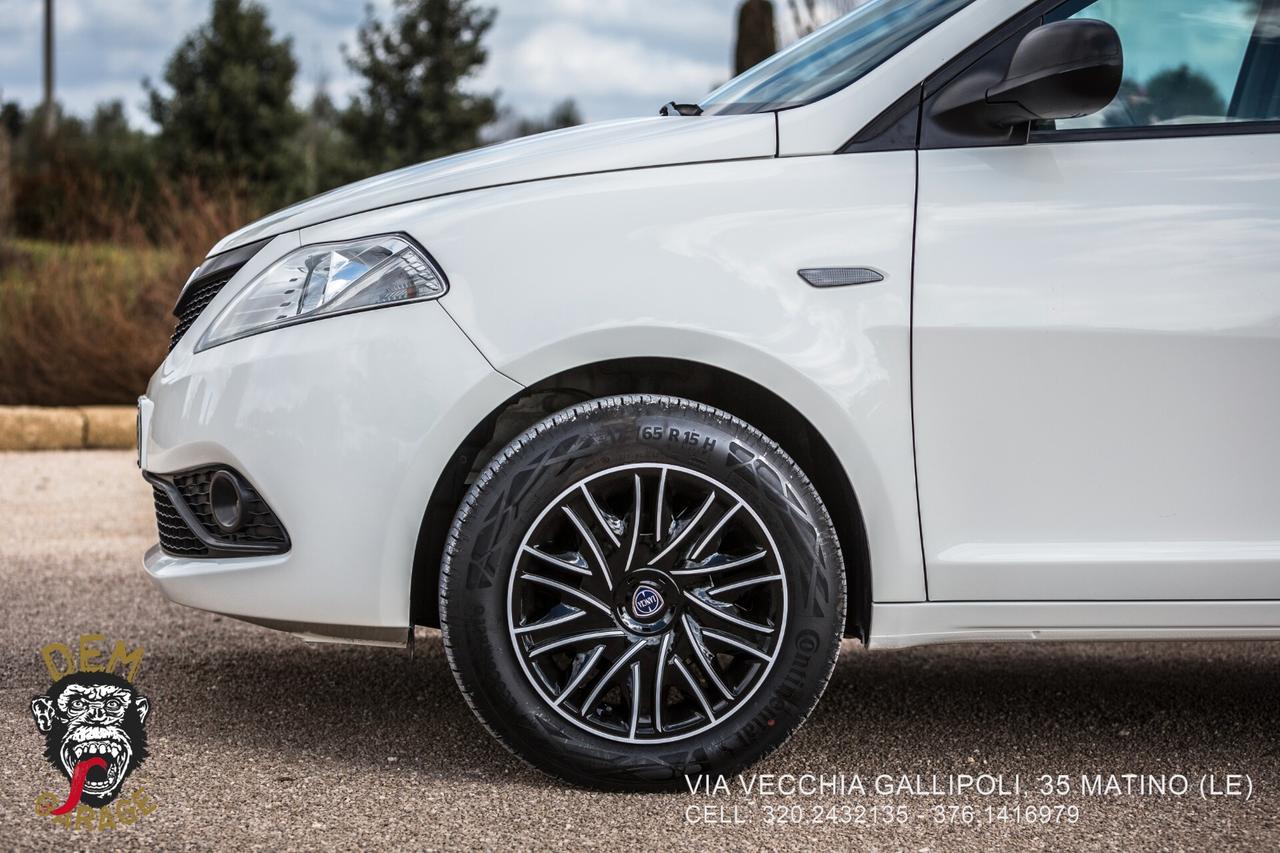 Lancia Ypsilon 1.2 69 CV 5 porte Elefantino Blu