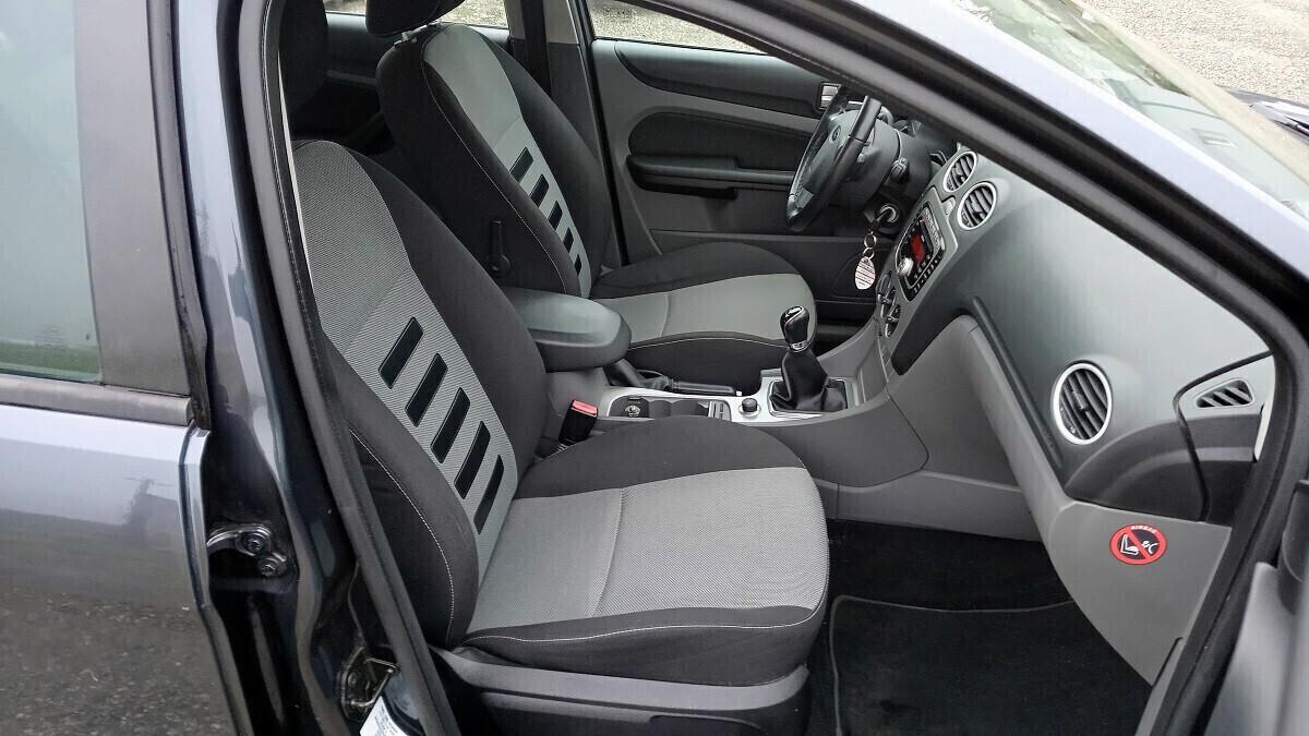 Ford Focus Style Wagon 2.0 Titanium -Gpl