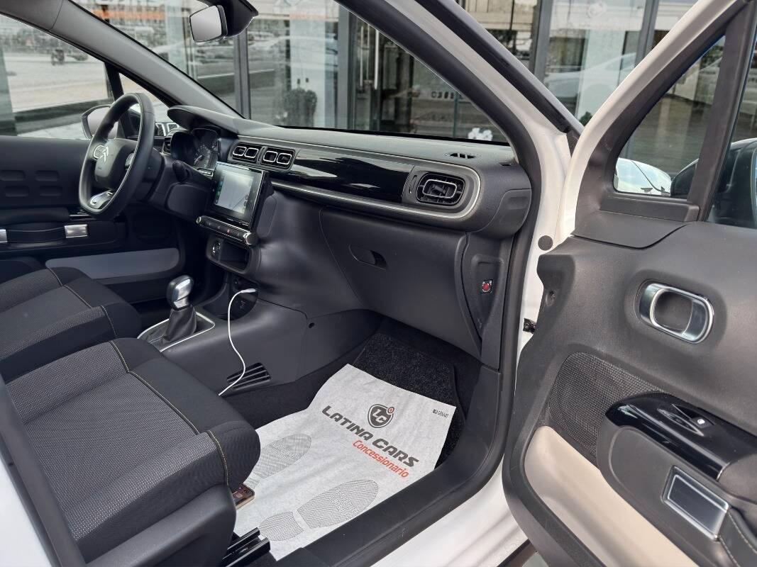 Citroen C3 1.2 puretech Shine s&s 110cv eat6 Con CARPLAY