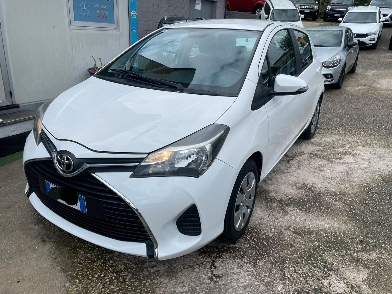 Toyota Yaris 1.0 5porte Active 2015