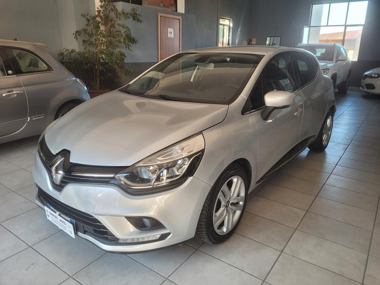 Renault Clio dCi 8V 75 CV 5 porte Moschino Zen