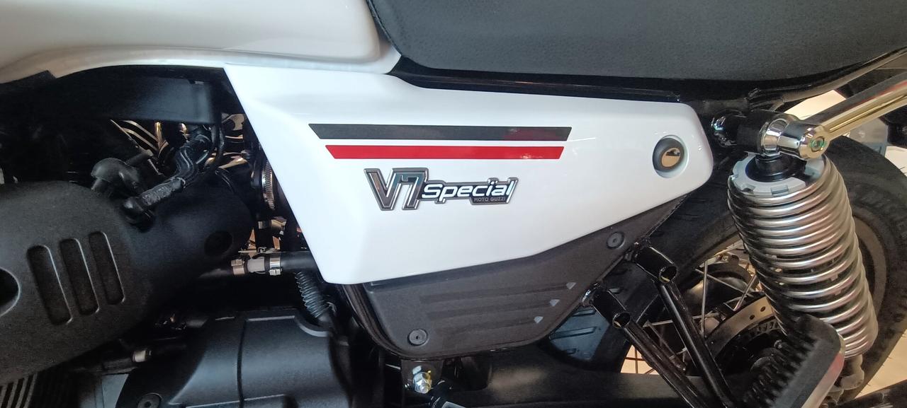 Moto Guzzi V7 Special €5+ 2026