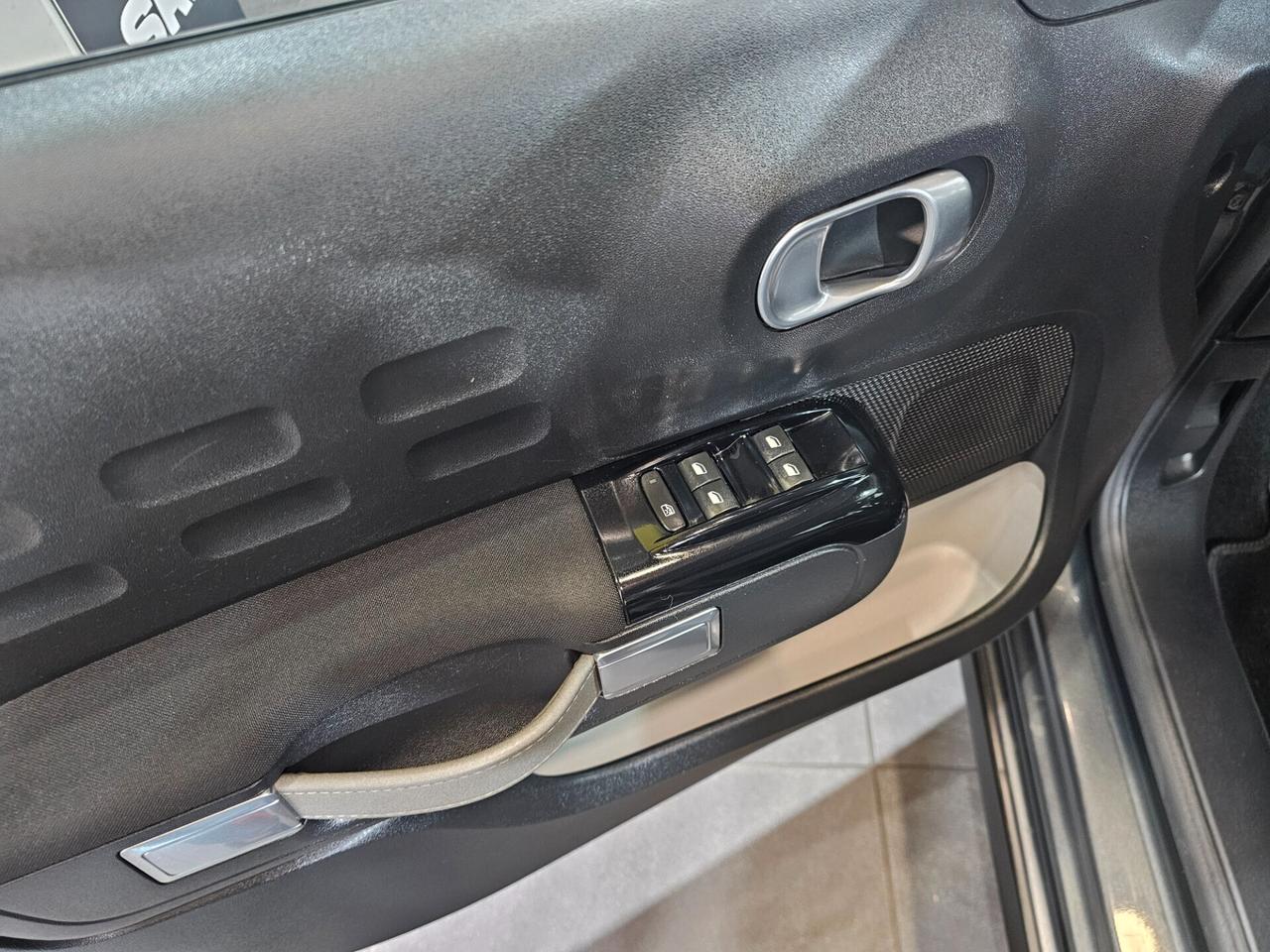 Citroen C3 PureTech 82 GPL Shine
