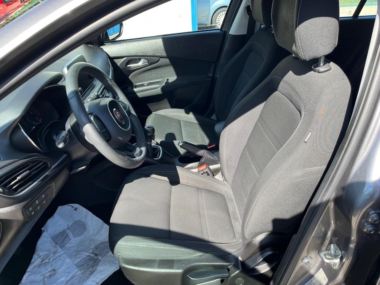 Fiat tipo 5P-lounge-1.3 mjt-95 cv -2019