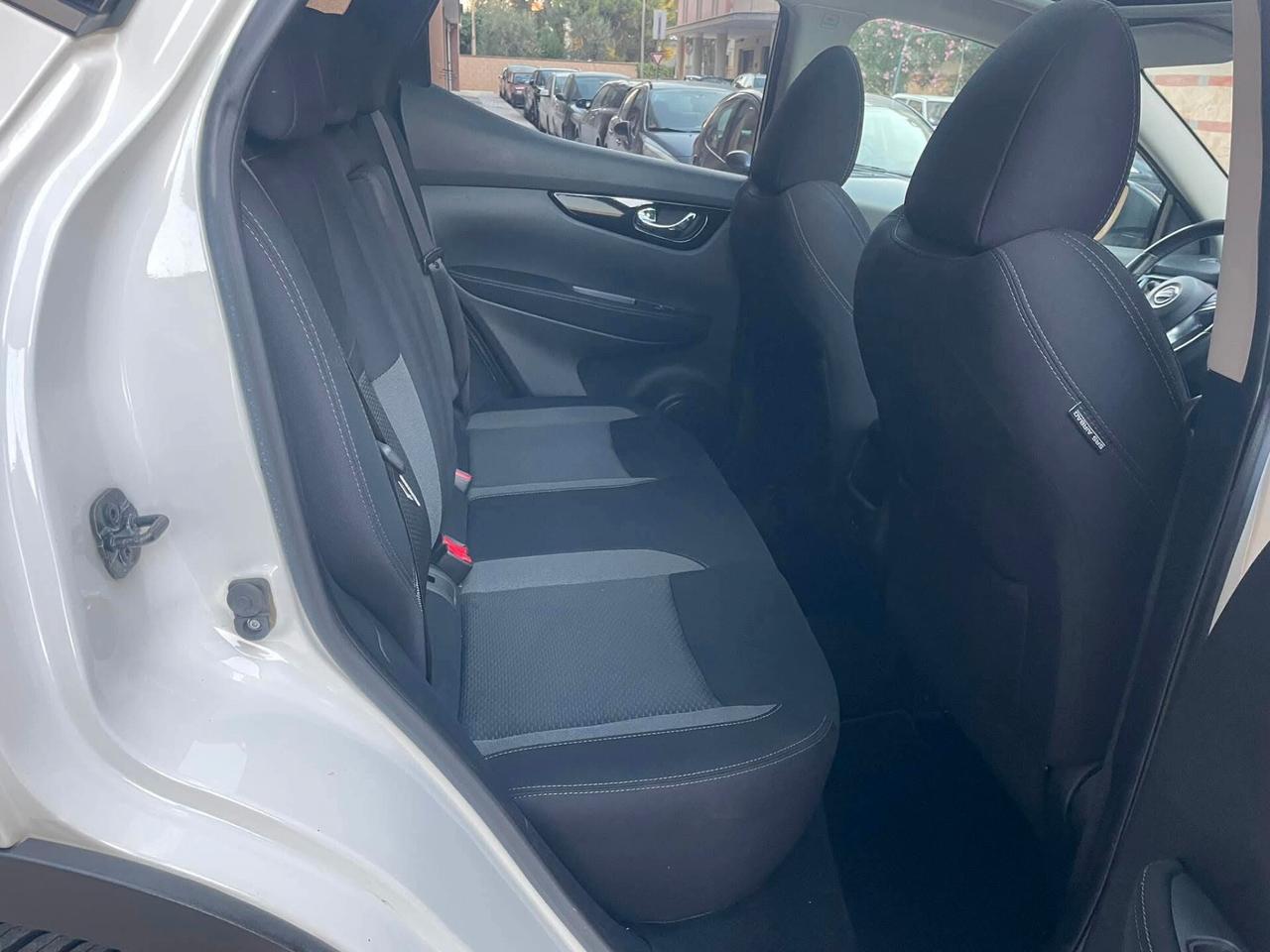 Nissan Qashqai 1.7 dCi 150 CV 4WD CVT N-Connecta TETTO LED TELEC 360 18'