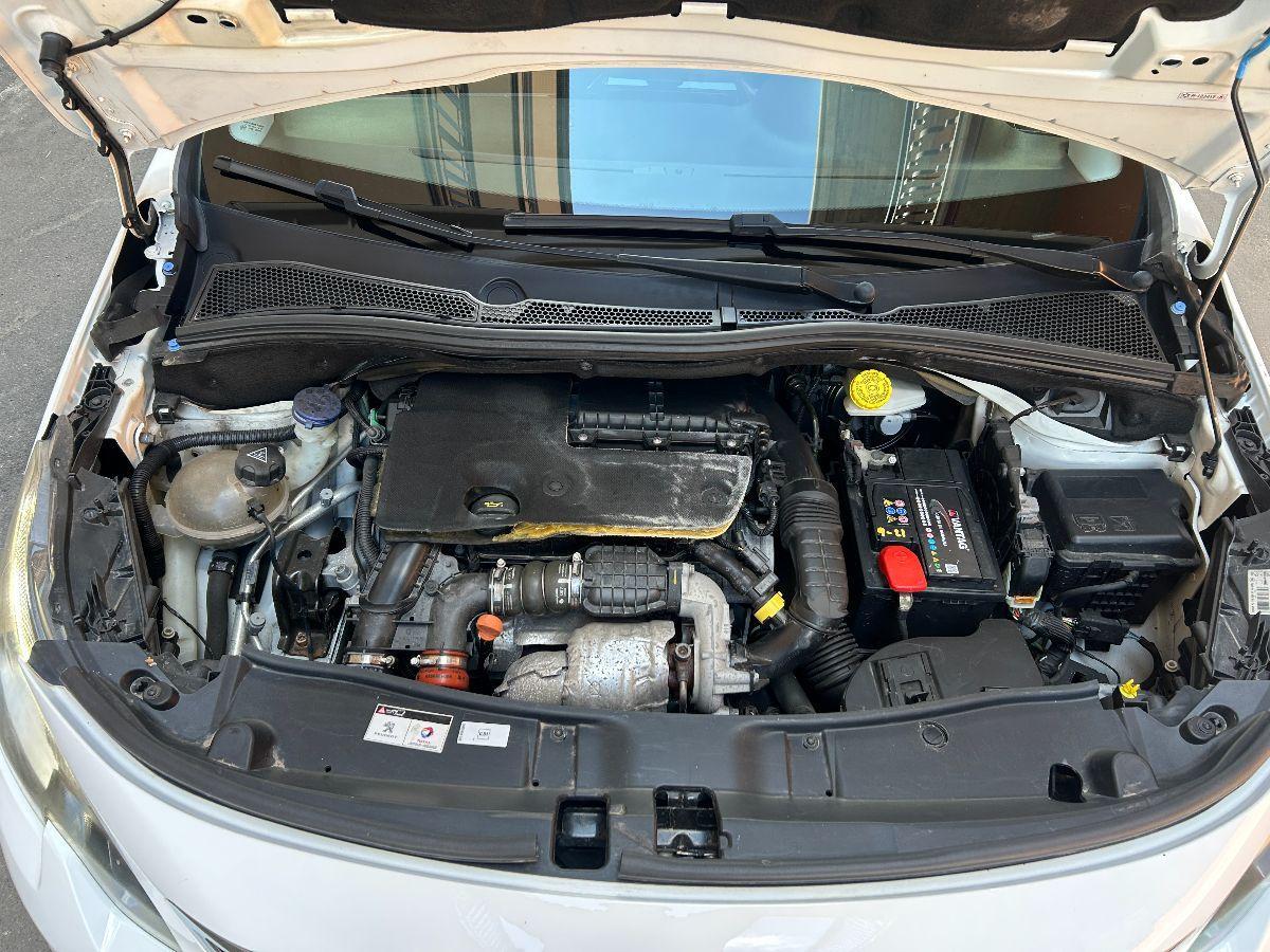 PEUGEOT - 2008 - 1.6 BlueHDi 100 CV Allure