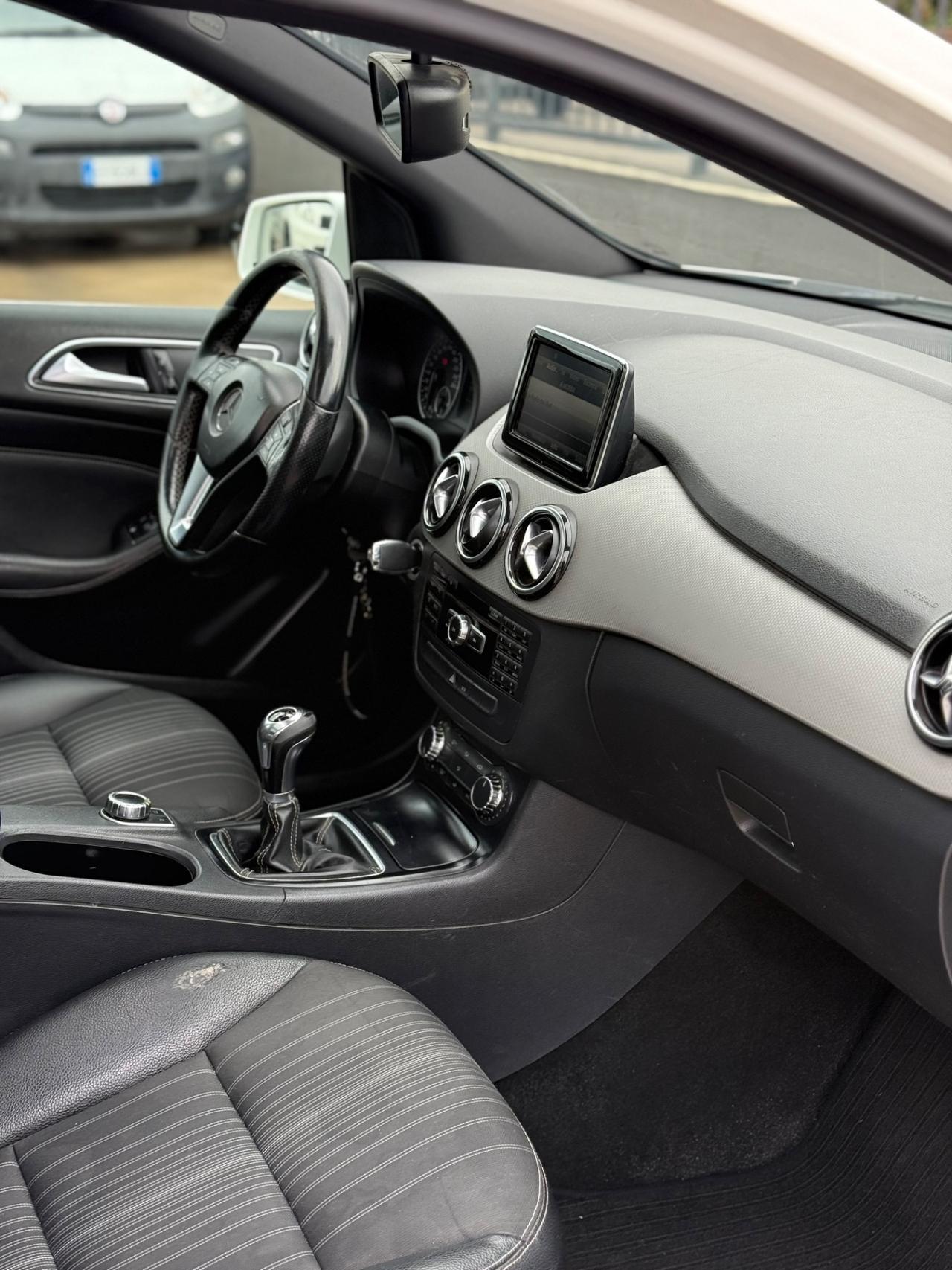 Mercedes-benz B 180 CDI BlueEFFICIENCY Premium