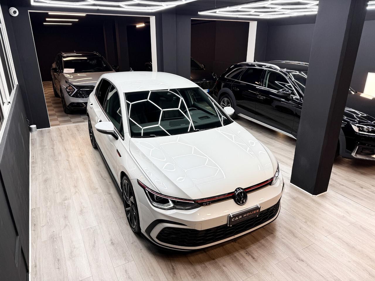 Volkswagen Golf 8 GTI 2.0 TSI 245CV