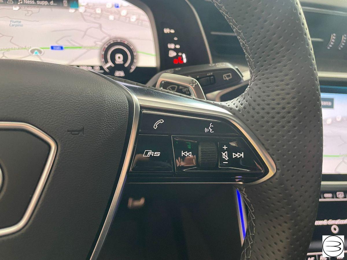 AUDI - RS6 AVANT 4.0TFSI DYNAMIC PLUS 600cv